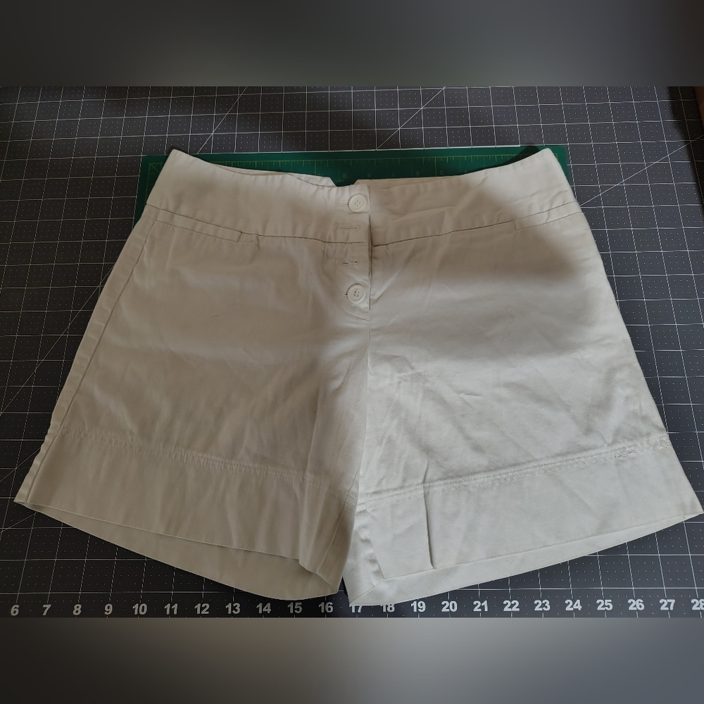 The Limited Women's White Shorts, Size 8
